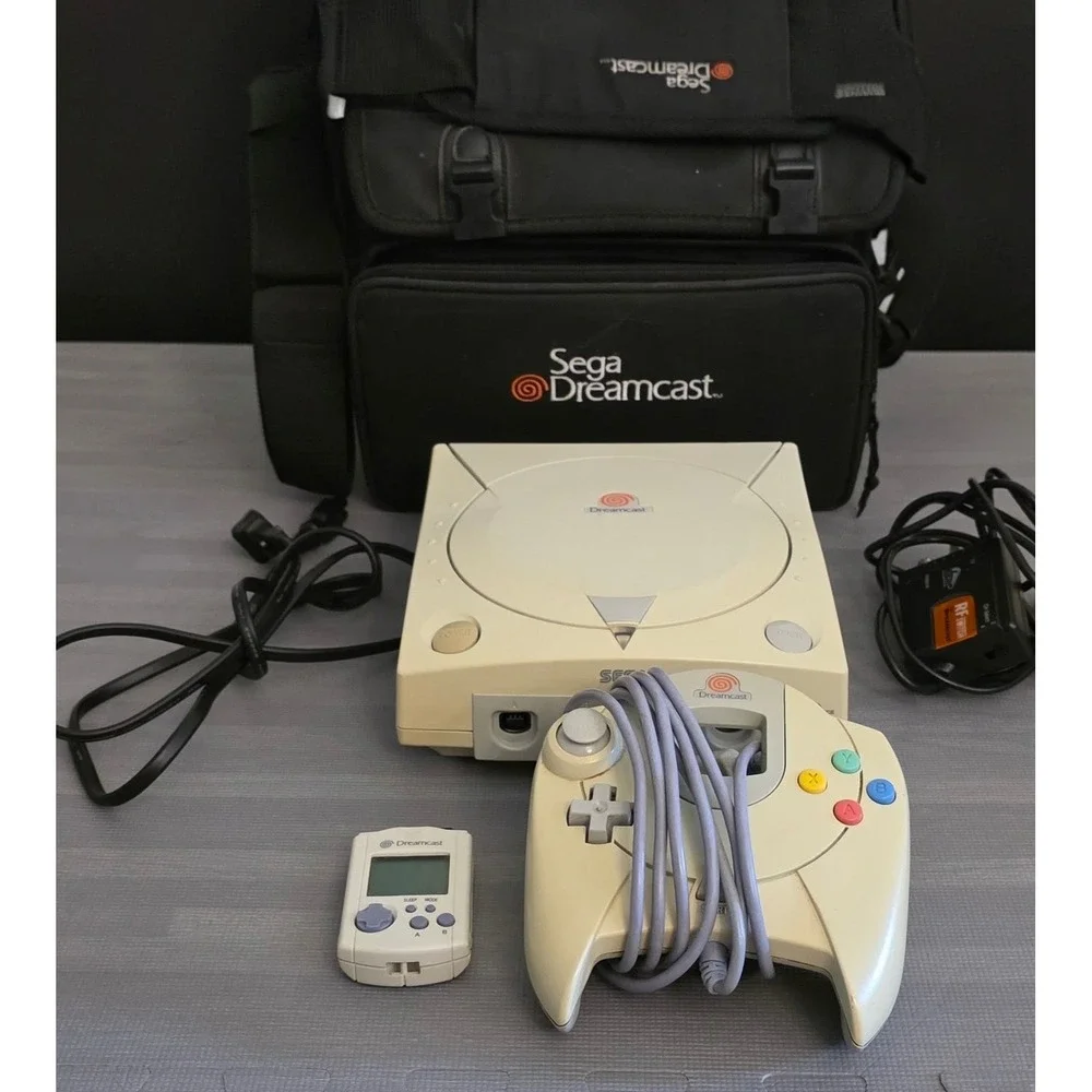 Sega Dreamcast Console Bundle with Controller VMU and Carrying Bag